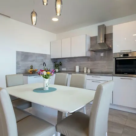 Luxury Nora Apartment