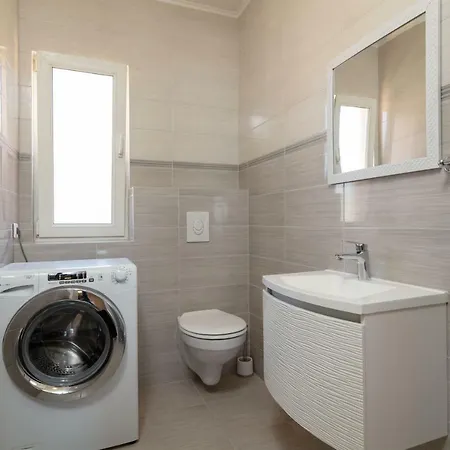 Luxury Nora * Podstrana
